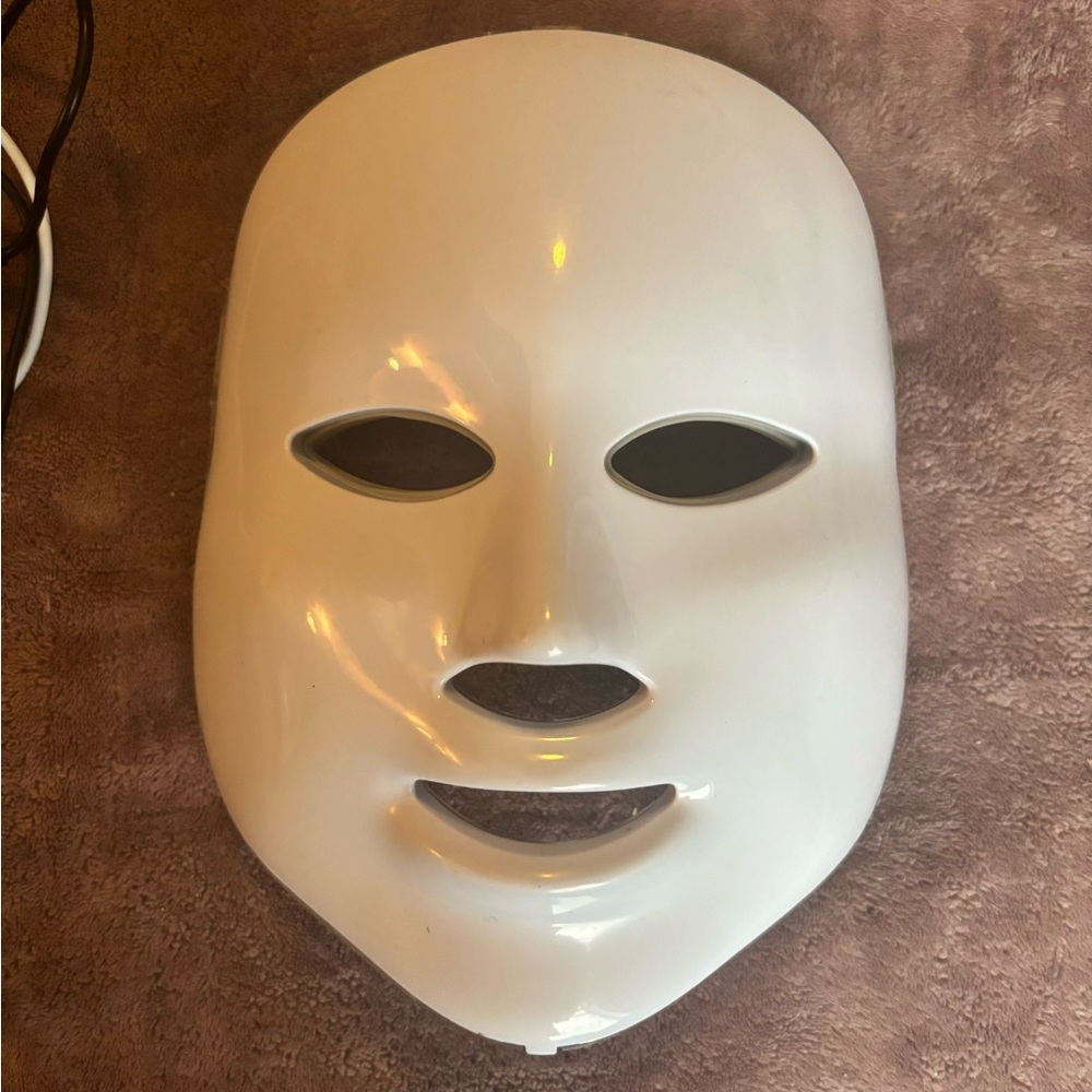 Colourful LED Beauty Mask - Picture 4 of 9